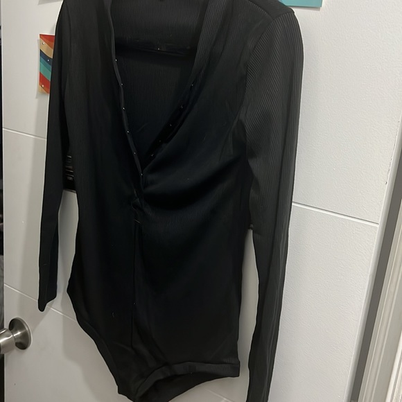 New black romper - Picture 5 of 7